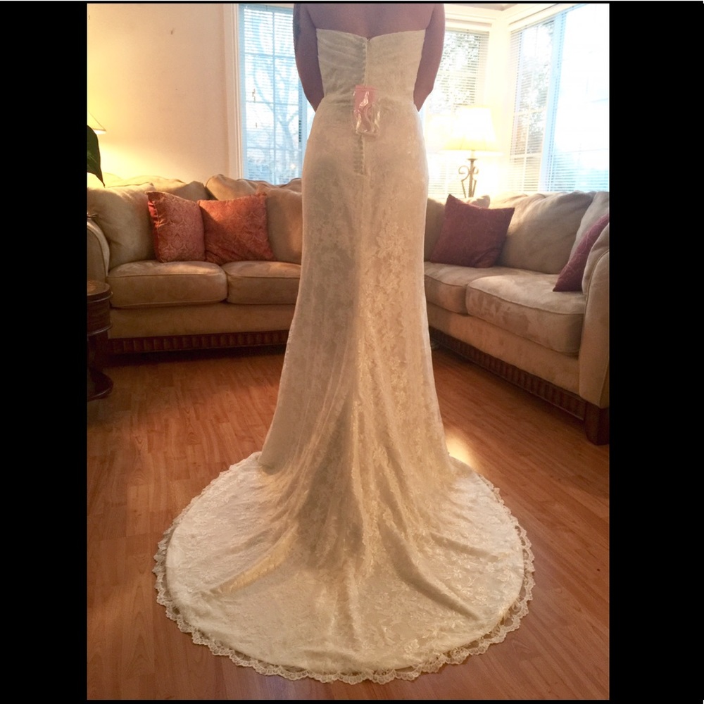 NWT Unaltered Ivory Lace Strapless Wedding Dress - Picture 4 of 11